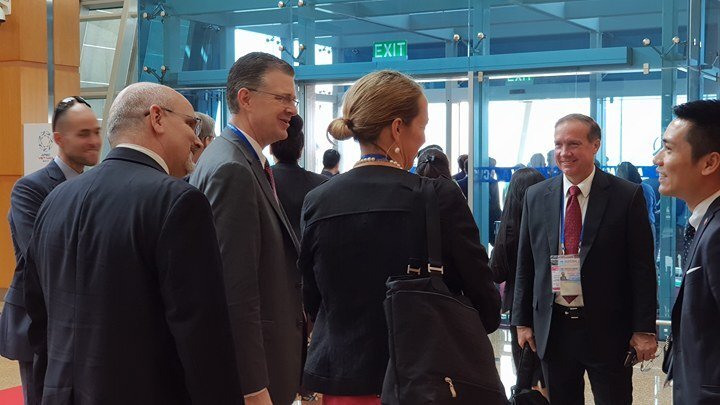 Video: Tân Đại sứ Mỹ tới sân bay Đà Nẵng, sẵn sàng đón Tổng thống Trump