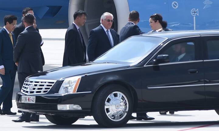 Ảnh, Video: Ngoại trưởng Mỹ đến Đà Nẵng trước Tổng thống Trump ít phút