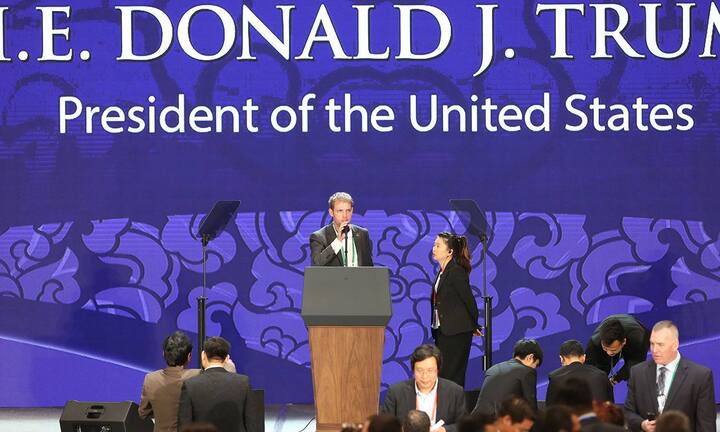 Tổng thống Donald Trump phát biểu tại CEO Summit: Mật vụ Mỹ kiểm tra từng cái dây điện