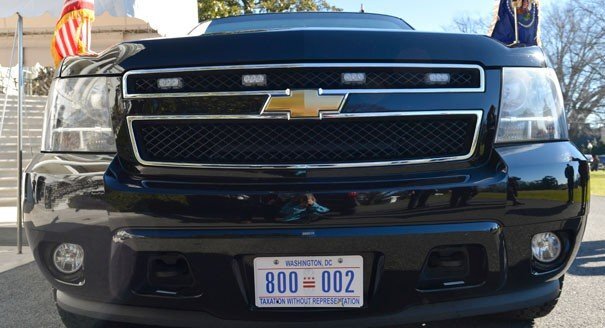 Dòng chữ bí ẩn trên siêu xe 'Quái thú' chở Tổng thống Trump ở Việt Nam