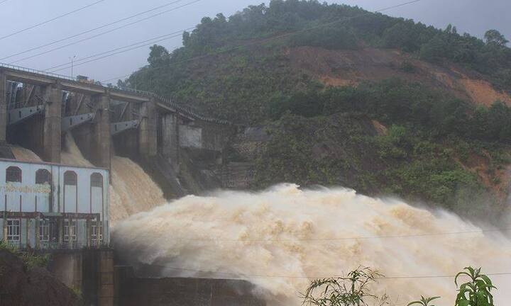 Bão số 13 hướng vào miền Trung: Thủy điện ở Huế tăng tốc xả lũ