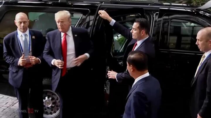 Video: Cận cảnh Tổng thống Trump bước ra xe, dự phiên họp quan trọng nhất tại APEC