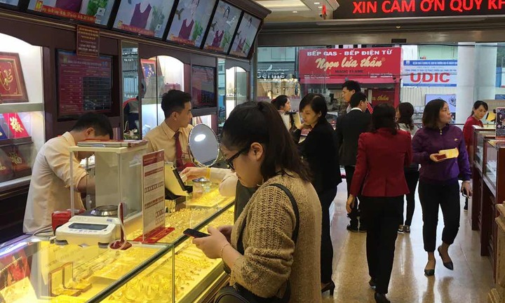 Giá vàng hôm nay 13/11: Sóng yên biển lặng