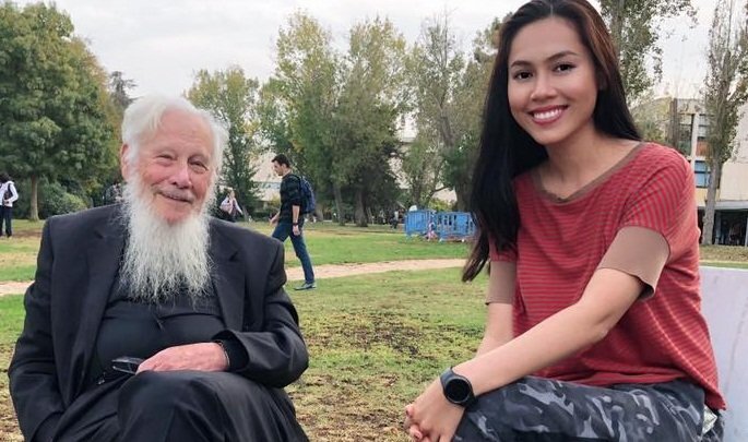 Vũ Hoàng My gặp Giáo sư đoạt giải Nobel hỏi bí quyết vượt scandal