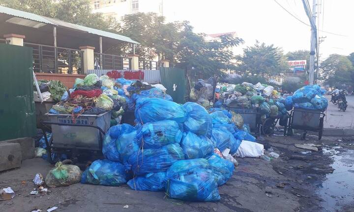 Vì sao hàng trăm tấn rác thải ngập tràn thành phố du lịch Hạ Long gây bức xúc?