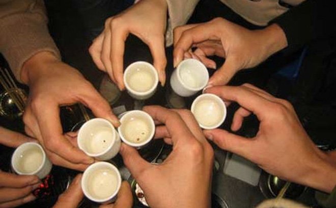 Thông điệp ấn tượng: Tác hại, nguyên nhân và cách phòng ngừa ngộ độc rượu