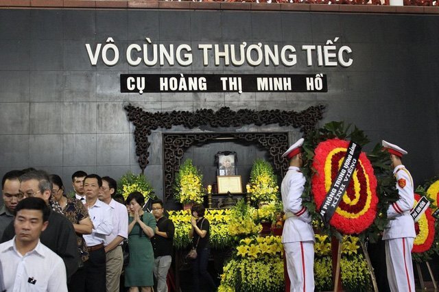 Con trai đọc di nguyện của người hiến hơn 5.000 cây vàng cho nhà nước