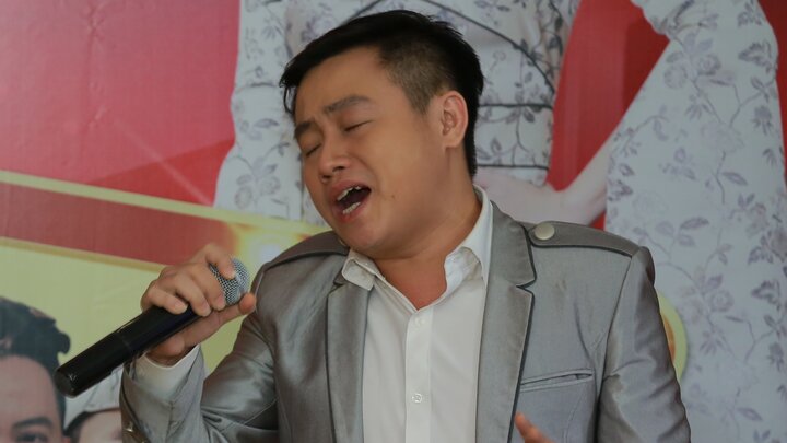 Video: Hữu Tín Xpro gây bất ngờ với giọng hát live 'cực khủng'