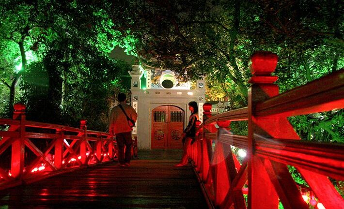 Đề xuất không thu phí vào đền Ngọc Sơn 3 tối cuối tuần