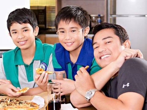 Nghệ sĩ Phillippines chia sẻ cách dạy con: Tôn trọng, kỷ luật, trách nhiệm