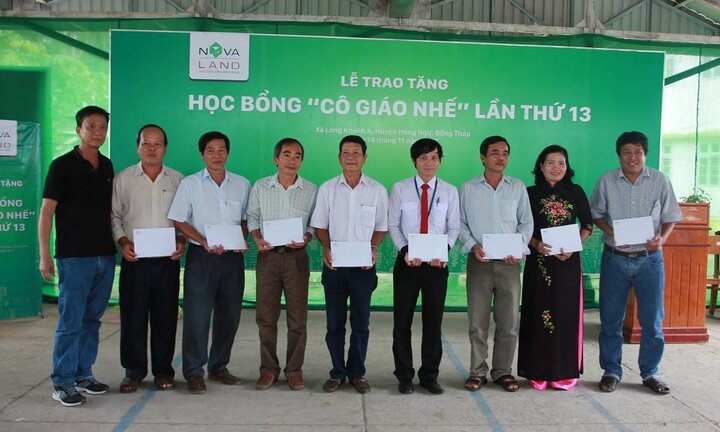 Học bổng Cô giáo Nhế: 13 năm nâng bước em đến trường