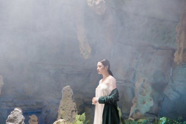 Sau chia tay, Bảo Anh 'hóa thân' thành ma nữ mượn xác người phàm để lại được yêu