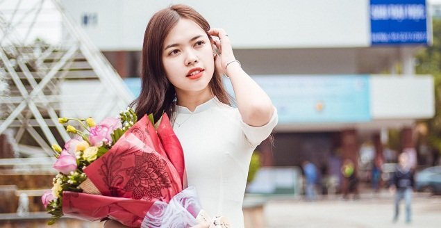 Thí sinh Hoa hậu Hoàn vũ Việt Nam bảo vệ luận văn thạc sĩ trước thềm chung kết