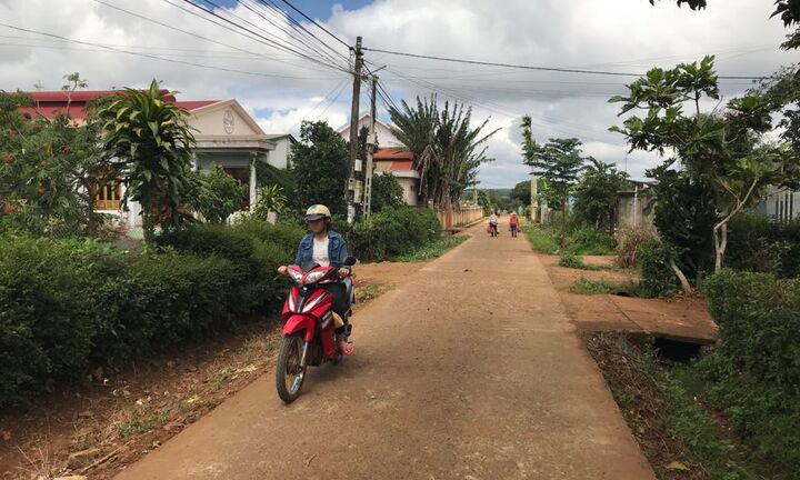 Không đóng tiền xây dựng nông thôn mới, trẻ sơ sinh và người già bị bêu tên