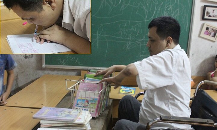 Chuyện xúc động về thầy giáo làng viết chữ bằng miệng đẹp ngỡ ngàng