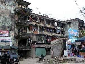 Rợn người chung cư cũ giữa lòng Thủ đô