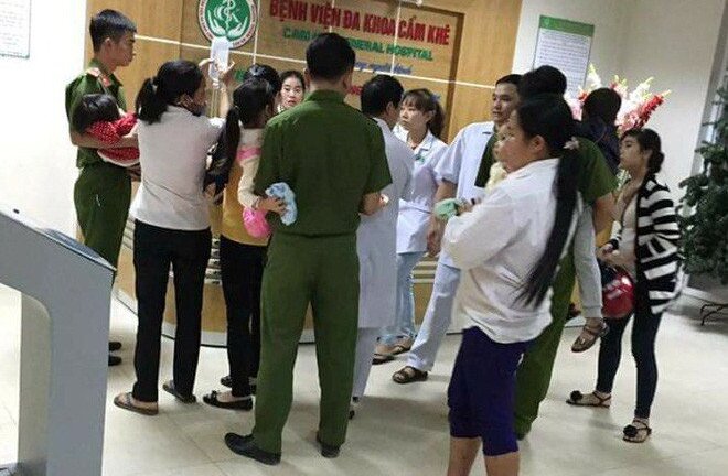 Phú Thọ: Gần 100 trẻ ngộ độc nhập viện