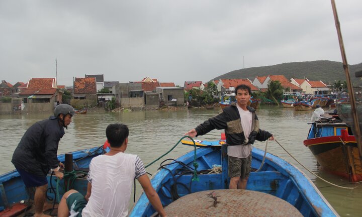 3 tỉnh Nam Trung Bộ ra công điện khẩn ứng phó bão số 14