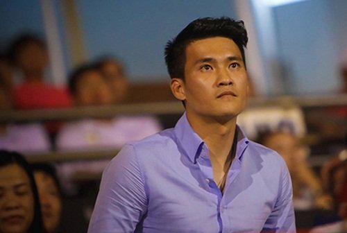 Quyền Chủ tịch Công Vinh bị cầu thủ cũ trêu ngươi trong ngày Miura dự khán