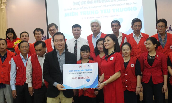 FrieslandCampina Việt Nam hỗ trợ dinh dưỡng cho trẻ em vùng bão lũ