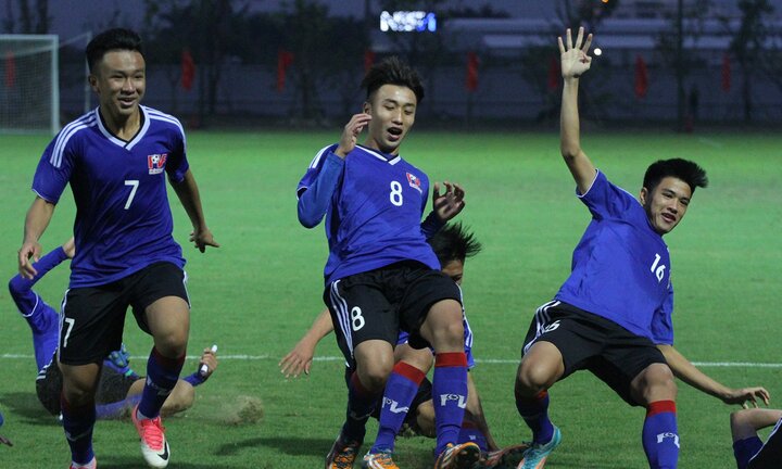 Ryan Giggs, Paul Scholes khen U15 PVF trên cơ U15 Stoke City