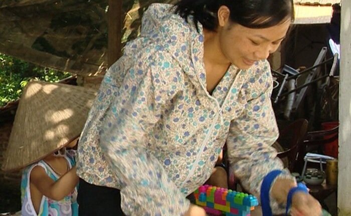 Cô giáo nhặt đồng nát, từ chối dạy thêm