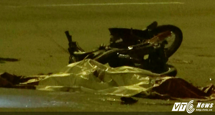 Container tông xe máy, đôi nam nữ thương vong lúc rạng sáng