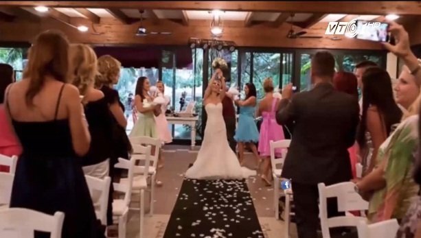 Nở rộ trào lưu phụ nữ tự cưới chính mình