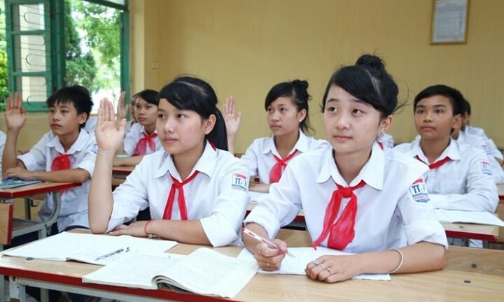 Học sinh THCS cả nước sắp được miễn học phí