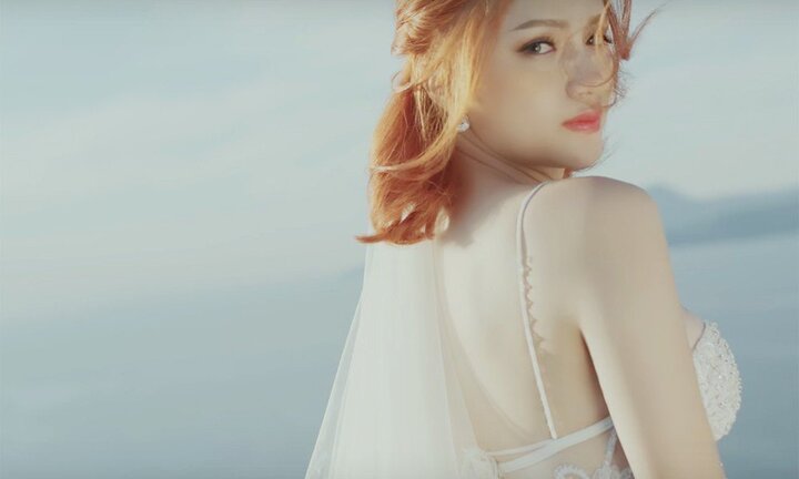 Hương Giang Idol: 'Tôi và Chi Pu xinh như nhau nhưng tôi hát hay hơn Chi Pu'