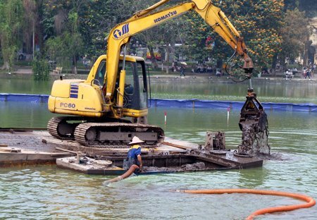 Hà Nội chi 30 tỷ đồng nạo vét Hồ Gươm cuối năm