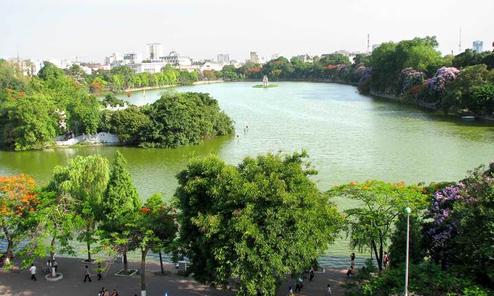 Hà Nội chi gần 30 tỉ đồng để nạo vét bùn hồ Hoàn Kiếm
