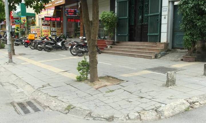 Vỉa hè Hà Nội lát đá bền vững 70 năm: Phù hợp hay lãng phí?