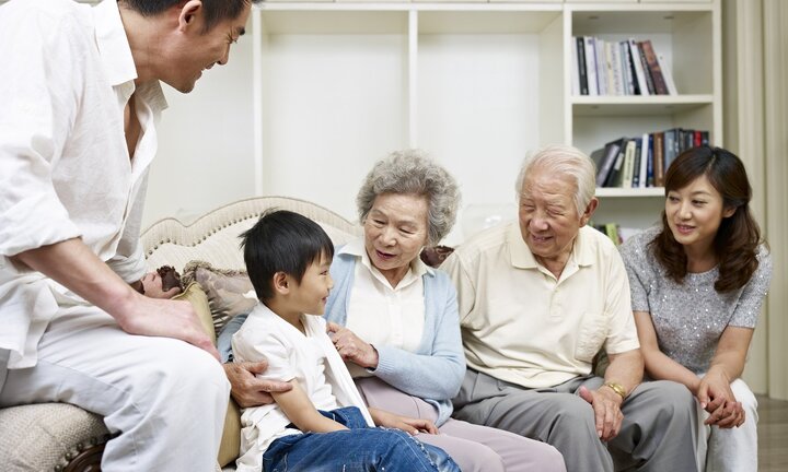 Lợi ích không ngờ của việc dạy con xưng hô với bố mẹ khác kiểu truyền thống