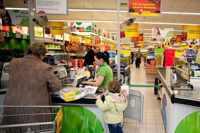 Ba Lan: Cấm mua sắm ngày Chủ nhật