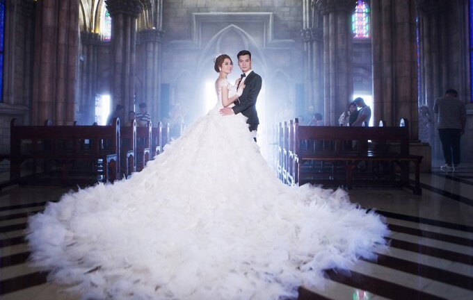 Lâm Khánh Chi ngọt ngào trong bộ ảnh cưới bên chồng trẻ hơn 8 tuổi