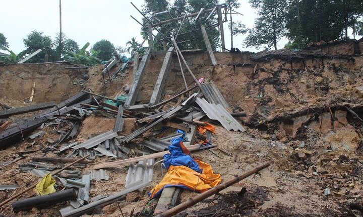 Sạt lở khủng khiếp sau lũ ở Huế, sông Hương 'nuốt trọn' cơ nghiệp của dân