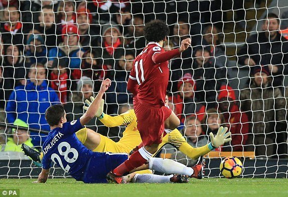 'Cố nhân' ghi bàn, Chelsea mất điểm trước Liverpool