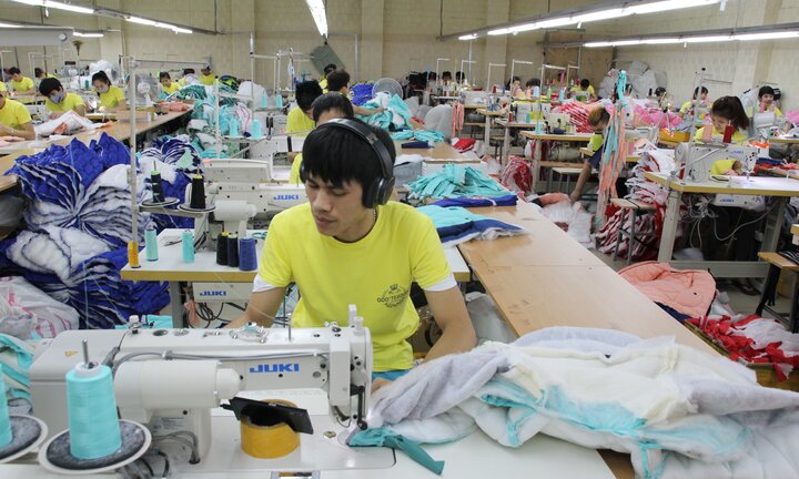 Cuộc sống ít người biết ở các xưởng may Việt Nam tại Nga