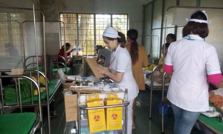 Dự đám cưới, 24 người cấp cứu do ngộ độc