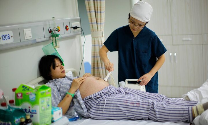 Nên đầu tư đẻ dịch vụ hay dùng tiền để tẩm bổ sau sinh?