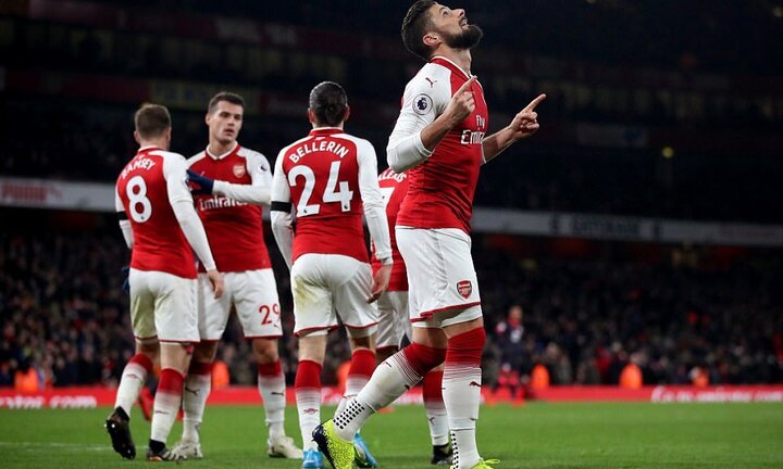 Hàng công đắt giá ghi bàn, Arsenal thắng đậm Huddersfield