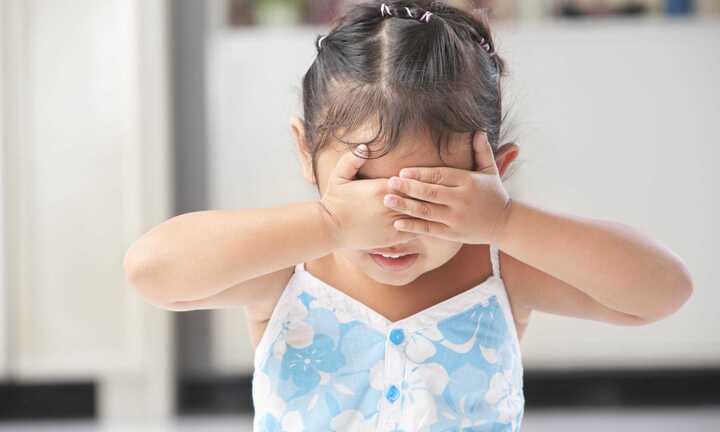 Những điều bố mẹ hay làm khiến con tự ti, nhút nhát