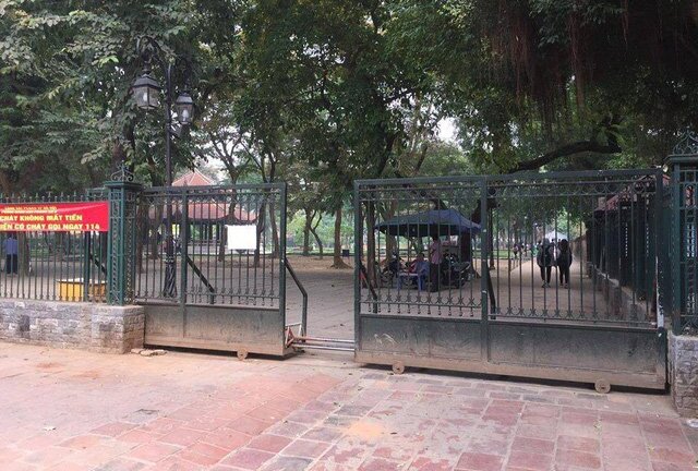 Video: Du khách bối rối tìm chỗ gửi xe khi thăm Văn Miếu