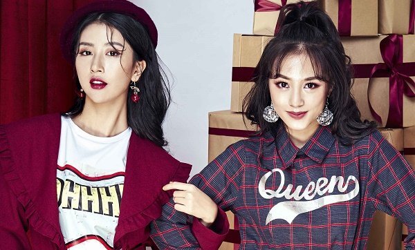 Quỳnh Anh Shyn cùng ‘bạn thân 7 năm’ Salim khoe sắc trong bộ ảnh Giáng Sinh