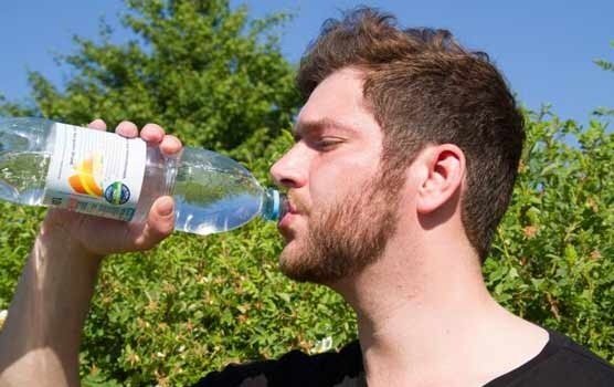 Mắc bệnh lạ, người đàn ông uống 20 lít nước, đi vệ sinh 50 lần mỗi ngày