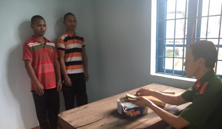 Truy tố 2 thanh niên nghiện game cướp tiền ở tiệm tạp hóa