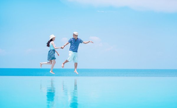 Đi trăng mật làm gì, sao không để tiền đó làm việc khác ý nghĩa hơn?