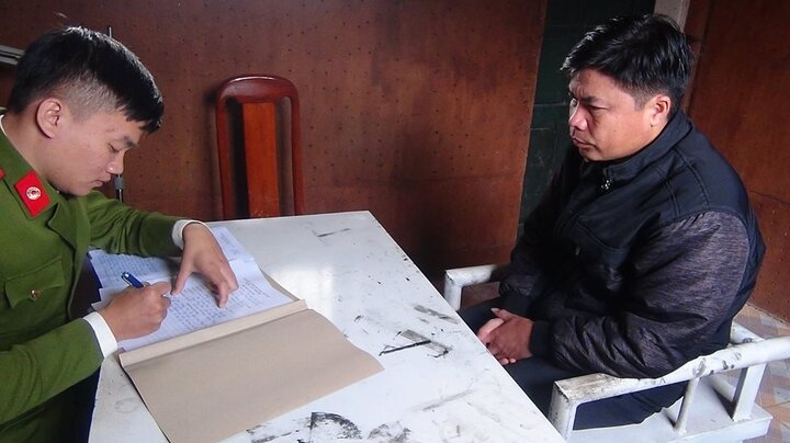 Bắt nguyên chủ tịch xã 'rút ruột' 220 triệu đồng