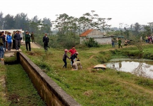 Nam thanh niên chết dưới hố nước trạm bơm ở Nghệ An
